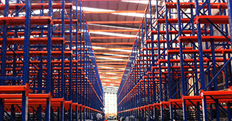 歐美客戶采購(gòu)倉(cāng)儲(chǔ)貫通式貨架  千里迢迢選勝通