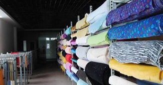 選購勝通面料貨架，解決了海寧倫博紡織的難題