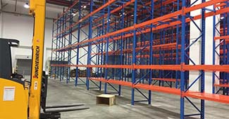 網(wǎng)購重型倉儲貨架有兩種選擇，一種是勝通，一種是其它