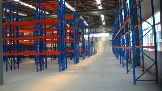 更安全，更高效，勝通重型橫梁貨架