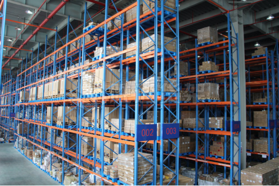 勝通致力于打造高性能高質(zhì)量的貨架