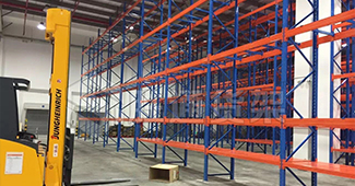 定制重型橫梁式貨架為什么選擇勝通貨架？