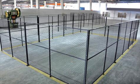 浙江萬向第二次合作勝通倉儲：100平隔離網(wǎng)+無軌移門+中空板