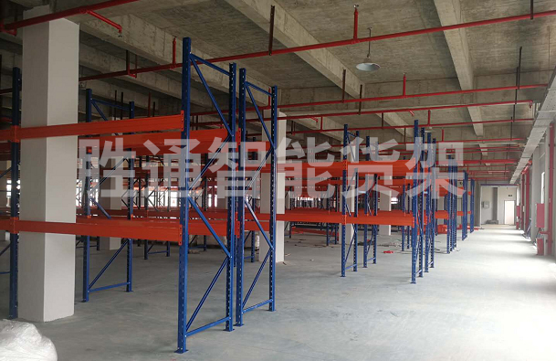 熱烈慶祝福建帝盛科技200多組重型橫梁貨架項(xiàng)目順利完工!