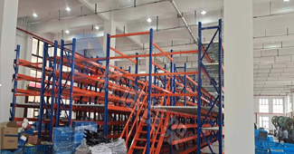 承重性強(qiáng)的閣樓貨架，溫州豪華汽車配件只認(rèn)準(zhǔn)勝通出品！