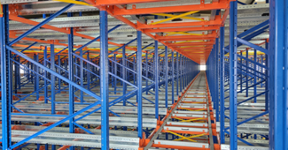 一款定制型的穿梭式貨架，讓海寧金潮實(shí)業(yè)的倉儲(chǔ)物流迎來了大變化！