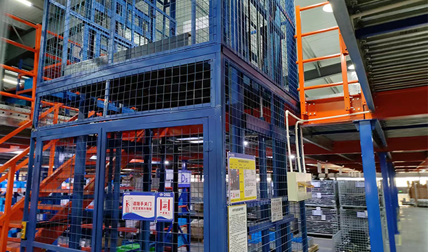 液壓升降機(jī)