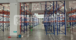 能滿足 5560 個(gè)貨位的重型貨架，在嘉興箱包廠大放異彩