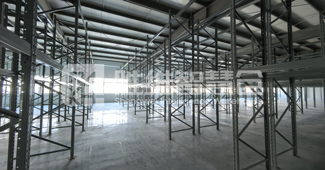 紡織企業(yè)倉(cāng)庫(kù)混亂效率低？這款重型貨架讓倉(cāng)儲(chǔ)大變身！