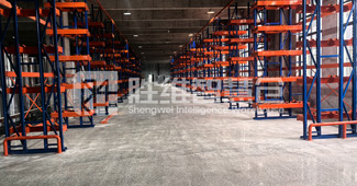 杭州這家裝飾材料廠倉(cāng)庫(kù)快 “爆倉(cāng)”，卷料貨架咋救急的？