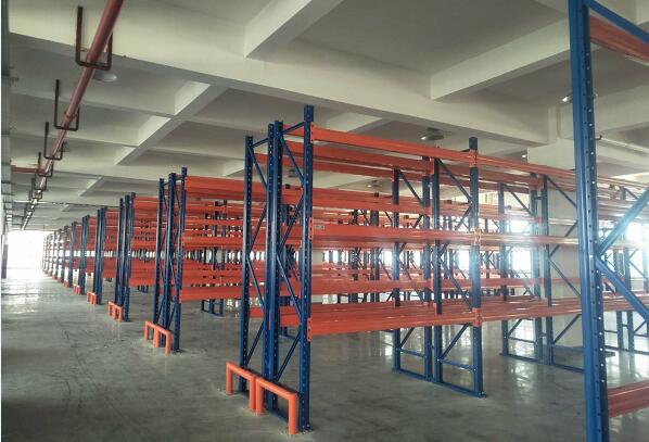 徐泰螺釘重型貨架.jpg 徐泰螺釘重型貨架.jpg