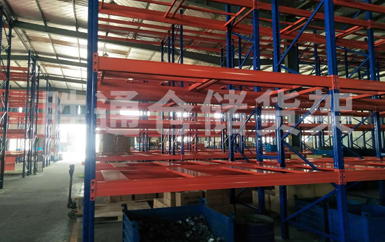 匯杰新材料重型橫梁貨架安裝.jpg 匯杰新材料重型橫梁貨架安裝.jpg