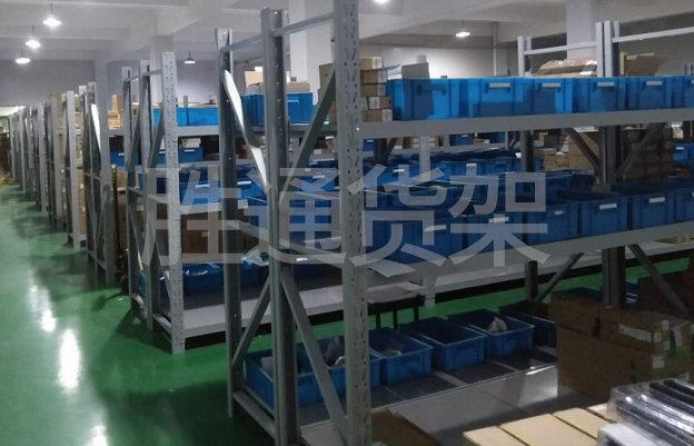 中型貨架.jpg 中型貨架.jpg