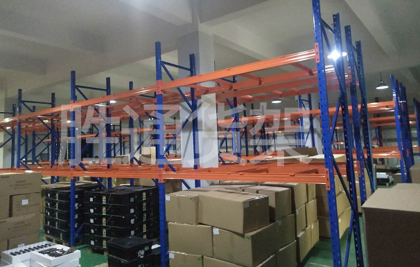 中型貨架特點(diǎn).jpg 中型貨架特點(diǎn).jpg