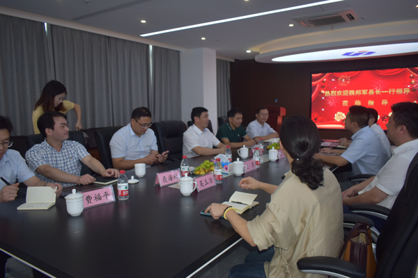 勝通智能迎來馬鞍山當(dāng)涂縣魏邦軍縣長等領(lǐng)導(dǎo)現(xiàn)場參觀指導(dǎo)！