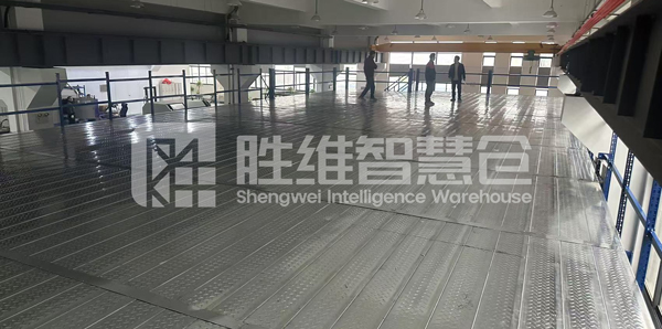 閣樓貨架600.jpg 閣樓貨架600.jpg