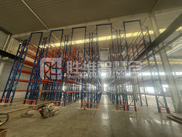 窄巷道貨架600.jpg 窄巷道貨架600.jpg