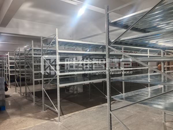 料箱立體貨架2600.jpg 料箱立體貨架2600.jpg